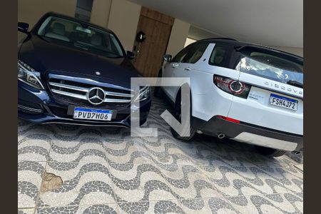 Casa à venda com 200m², 4 quartos e 5 vagasÁrea Externa