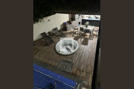 Casa à venda com 200m², 4 quartos e 5 vagasÁrea Externa