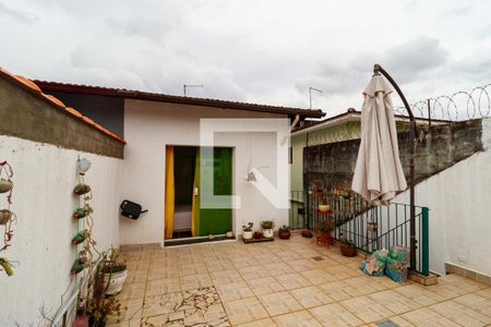 Casa à venda com 280m², 2 quartos e 2 vagas Casa à venda com 280m², 2 quartos e 2 vagasÁrea externa