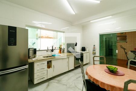 Casa à venda com 280m², 2 quartos e 2 vagas Casa à venda com 280m², 2 quartos e 2 vagasCozinha