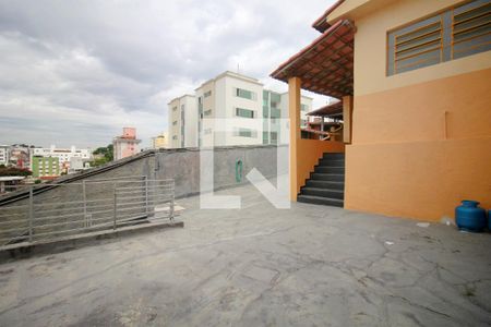 Casa para alugar com 400m², 2 quartos e 3 vagasQuintal
