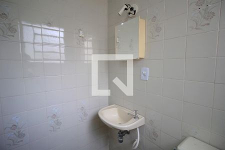 Casa para alugar com 400m², 2 quartos e 3 vagasBanheiro do escritório 2