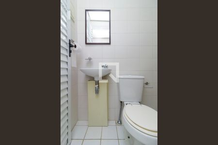 Apartamento à venda com 126m², 3 quartos e 2 vagas Apartamento à venda com 126m², 3 quartos e 2 vagasÁrea de Serviço - Banheiro
