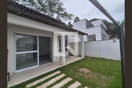 Casa de condomínio à venda com 120m², 3 quartos e 2 vagasVaranda