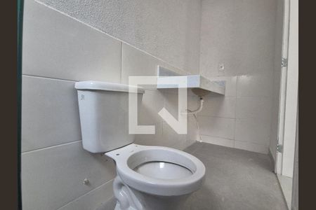 Casa de condomínio à venda com 120m², 3 quartos e 2 vagasBanheiro da Suite