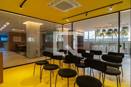 Studio para alugar com 21m², 1 quarto e sem vaga Studio para alugar com 21m², 1 quarto e sem vagaÁrea comum - Sala Multimídia