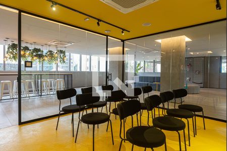 Studio para alugar com 21m², 1 quarto e sem vaga Studio para alugar com 21m², 1 quarto e sem vagaÁrea comum - Sala Multimídia