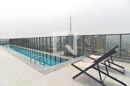 Studio para alugar com 21m², 1 quarto e sem vaga Studio para alugar com 21m², 1 quarto e sem vagaÁrea comum - Piscina