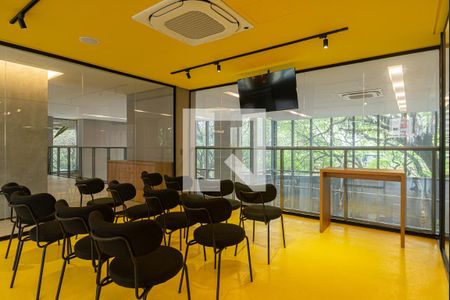 Studio para alugar com 21m², 1 quarto e sem vaga Studio para alugar com 21m², 1 quarto e sem vagaÁrea comum - Sala Multimídia