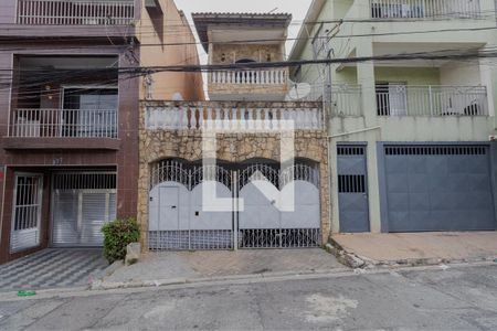 Casa para alugar com 209m², 3 quartos e 4 vagas Casa para alugar com 209m², 3 quartos e 4 vagasFachada