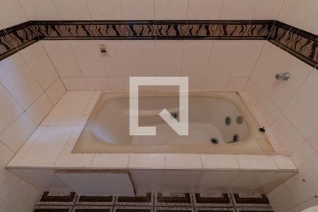 Casa para alugar com 209m², 3 quartos e 4 vagas Casa para alugar com 209m², 3 quartos e 4 vagasBanheiro Suíte