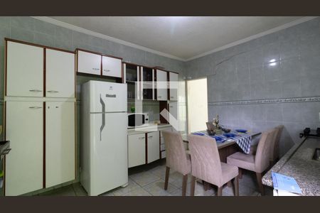 Casa para alugar com 129m², 2 quartos e 2 vagas Casa para alugar com 129m², 2 quartos e 2 vagasCozinha