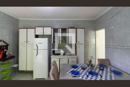 Casa para alugar com 129m², 2 quartos e 2 vagas Casa para alugar com 129m², 2 quartos e 2 vagasCozinha