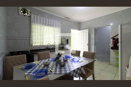 Casa para alugar com 129m², 2 quartos e 2 vagas Casa para alugar com 129m², 2 quartos e 2 vagasCozinha