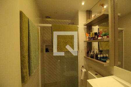 Apartamento à venda com 160m², 2 quartos e 2 vagasBanheiro da suíte 