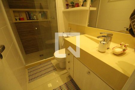 Apartamento à venda com 160m², 2 quartos e 2 vagasBanheiro social