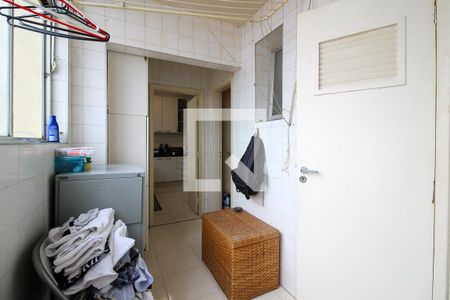 Apartamento à venda com 115m², 3 quartos e 1 vagaÁrea de Serviço