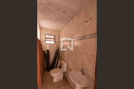 Casa à venda com 190m², 2 quartos e 4 vagas Casa à venda com 190m², 2 quartos e 4 vagasBanheiro de Serviço