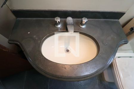 Apartamento para alugar com 146m², 4 quartos e 2 vagas Apartamento para alugar com 146m², 4 quartos e 2 vagasBanheiro Social