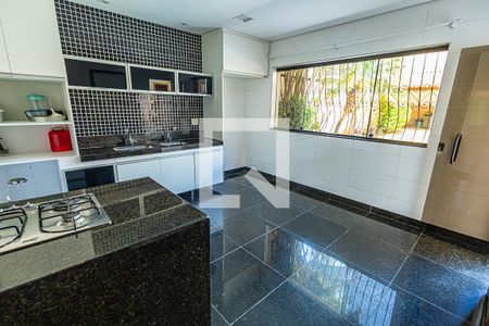 Casa para alugar com 300m², 4 quartos e 3 vagas Casa para alugar com 300m², 4 quartos e 3 vagasCozinha