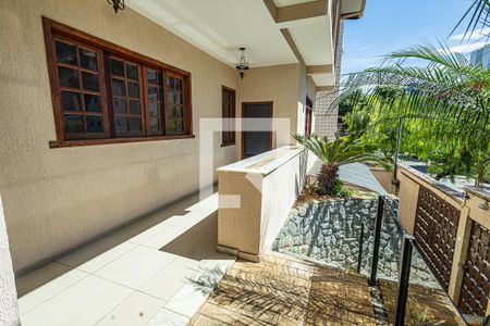 Casa para alugar com 300m², 4 quartos e 3 vagas Casa para alugar com 300m², 4 quartos e 3 vagasJardim e entrada