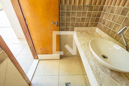 Casa para alugar com 300m², 4 quartos e 3 vagas Casa para alugar com 300m², 4 quartos e 3 vagasLavabo