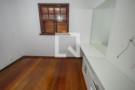 Casa para alugar com 300m², 4 quartos e 3 vagas Casa para alugar com 300m², 4 quartos e 3 vagasQuarto 4