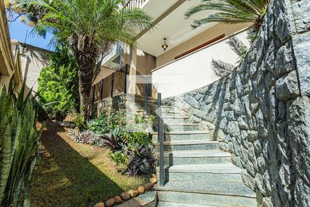 Casa para alugar com 300m², 4 quartos e 3 vagas Casa para alugar com 300m², 4 quartos e 3 vagasJardim e entrada