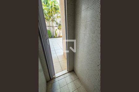 Casa para alugar com 300m², 4 quartos e 3 vagas Casa para alugar com 300m², 4 quartos e 3 vagasSauna e ducha