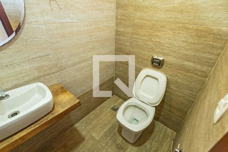 Casa para alugar com 300m², 4 quartos e 3 vagas Casa para alugar com 300m², 4 quartos e 3 vagasLavabo