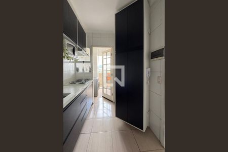 Apartamento para alugar com 65m², 2 quartos e 1 vagaCozinha 
