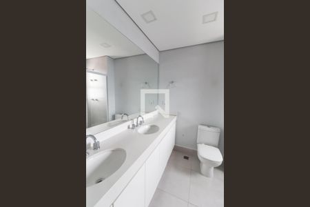 Apartamento à venda com 190m², 4 quartos e 5 vagas Apartamento à venda com 190m², 4 quartos e 5 vagasBanheiro