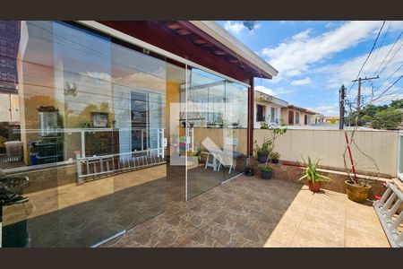 Casa à venda com 144m², 3 quartos e 2 vagasVaranda