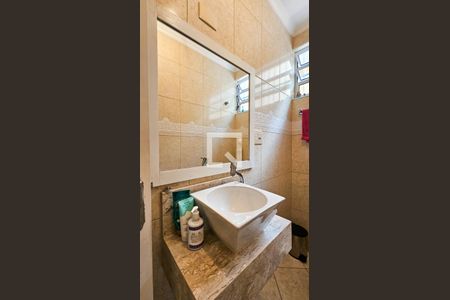 Casa à venda com 144m², 3 quartos e 2 vagasBanheiro