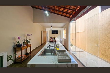 Casa à venda com 144m², 3 quartos e 2 vagasCozinha