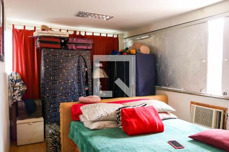 Quarto  de casa à venda com 1 quarto, 650m² em Del Castilho, Rio de Janeiro