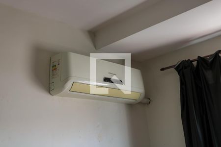 Sala de casa à venda com 1 quarto, 650m² em Del Castilho, Rio de Janeiro