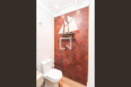 Casa à venda com 695m², 5 quartos e 7 vagas Casa à venda com 695m², 5 quartos e 7 vagasLavabo