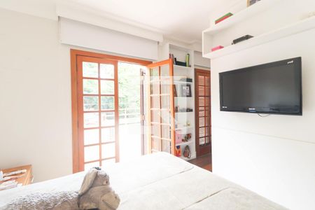 Casa à venda com 695m², 5 quartos e 7 vagas Casa à venda com 695m², 5 quartos e 7 vagasQuarto 3