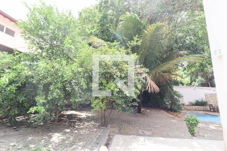 Casa à venda com 695m², 5 quartos e 7 vagas Casa à venda com 695m², 5 quartos e 7 vagasÁrea Externa