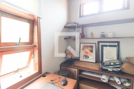 Casa à venda com 695m², 5 quartos e 7 vagas Casa à venda com 695m², 5 quartos e 7 vagasBanheiro 4