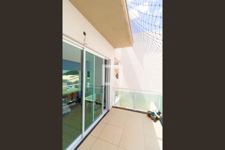 Casa de condomínio para alugar com 270m², 3 quartos e 4 vagasSacada da Sala