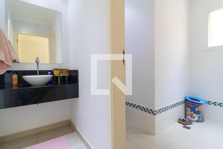 Casa de condomínio para alugar com 270m², 3 quartos e 4 vagasBanheiro