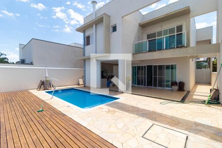 Casa de condomínio para alugar com 270m², 3 quartos e 4 vagasQuintal