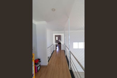 Casa de condomínio para alugar com 270m², 3 quartos e 4 vagasCorredor