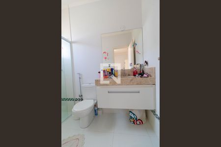 Casa de condomínio para alugar com 270m², 3 quartos e 4 vagasBanehiro da Suíte 01