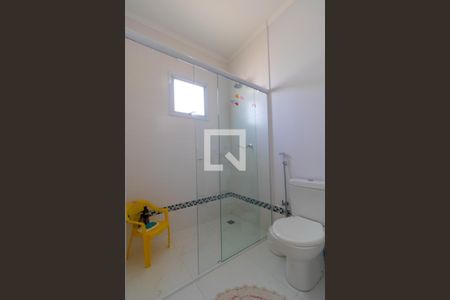 Casa de condomínio para alugar com 270m², 3 quartos e 4 vagasBanehiro da Suíte 01