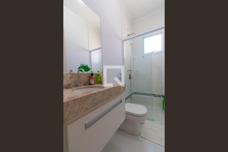 Casa de condomínio para alugar com 270m², 3 quartos e 4 vagasBanehiro da Suíte 02