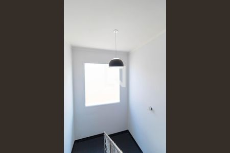 Casa de condomínio para alugar com 270m², 3 quartos e 4 vagasEscada