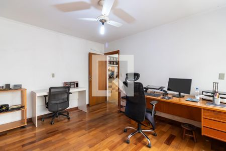 Casa à venda com 400m², 5 quartos e 5 vagasSuíte 2 / Escritório